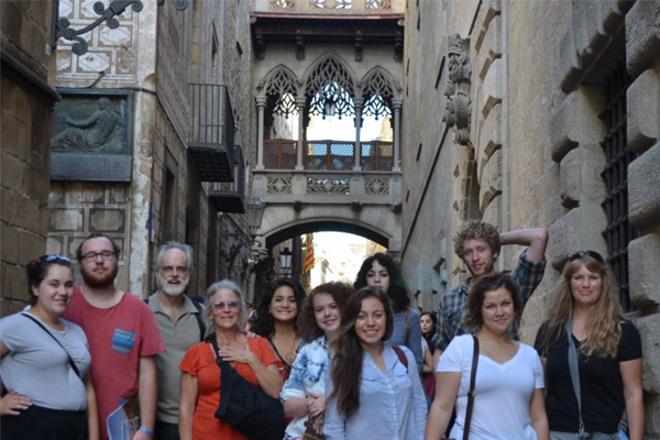 group of COCC students posing in the Spanish Gothic quarter